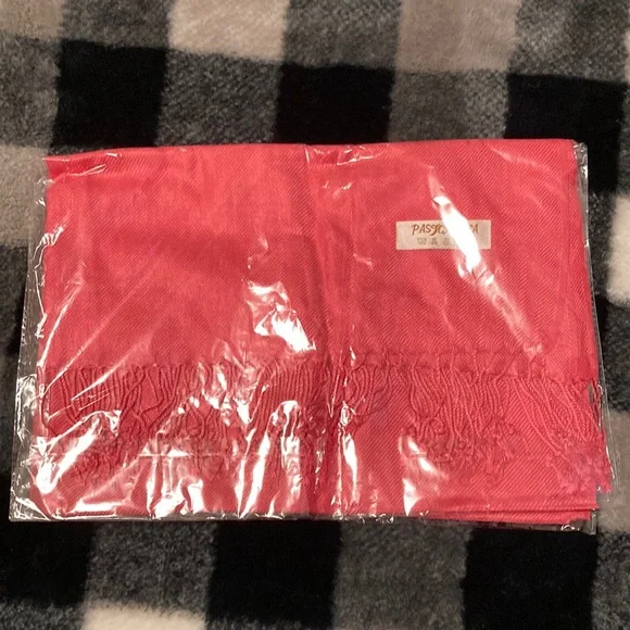 NWT Pink Pashmina Scarf - Picture 1 of 3